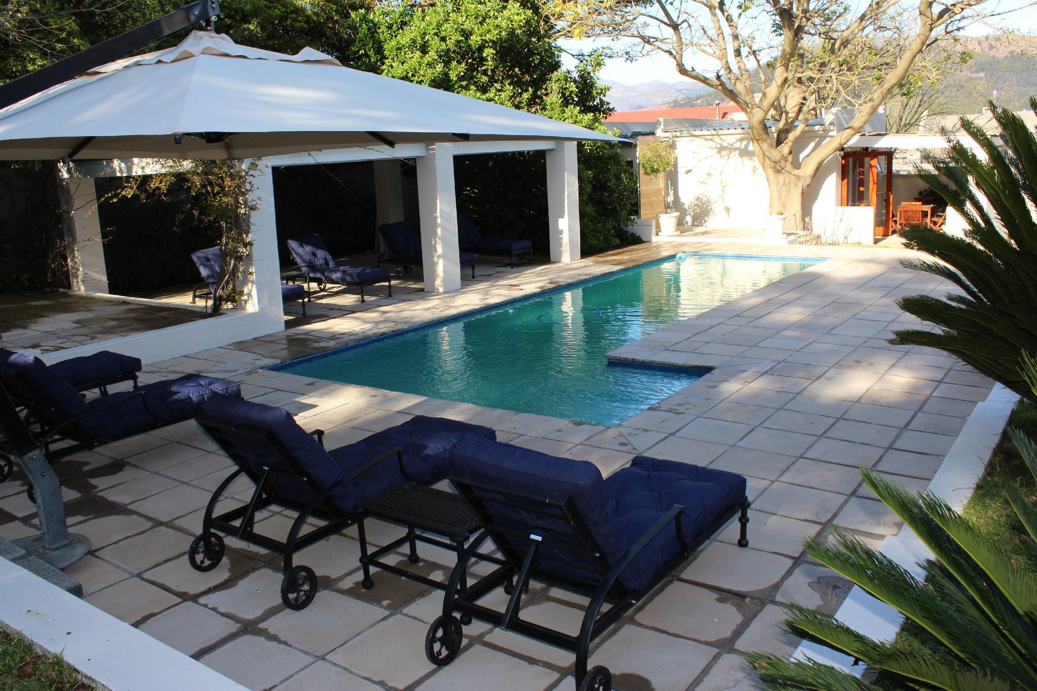 Vive La Vie Bed & Breakfast 4*